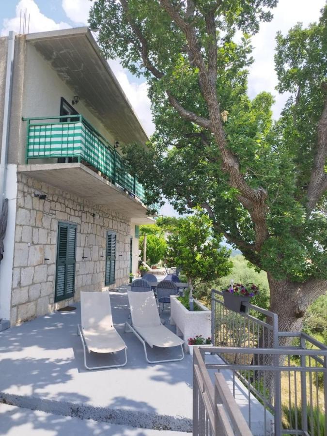 Apartments Mare - 150 M From Beach بريلا المظهر الخارجي الصورة