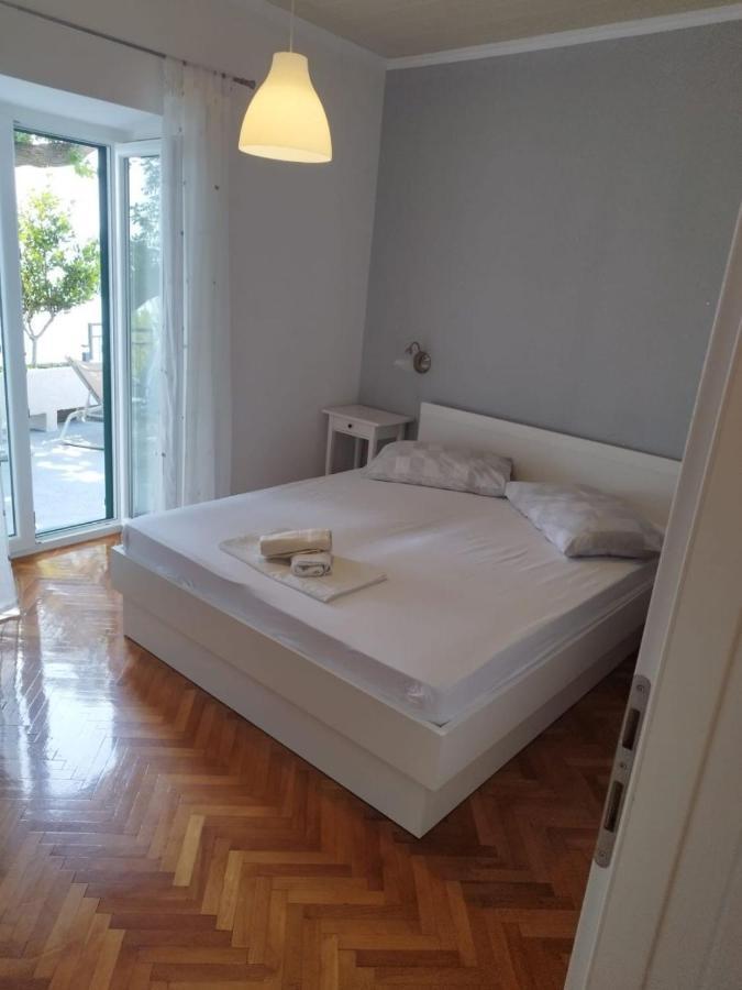 Apartments Mare - 150 M From Beach بريلا المظهر الخارجي الصورة