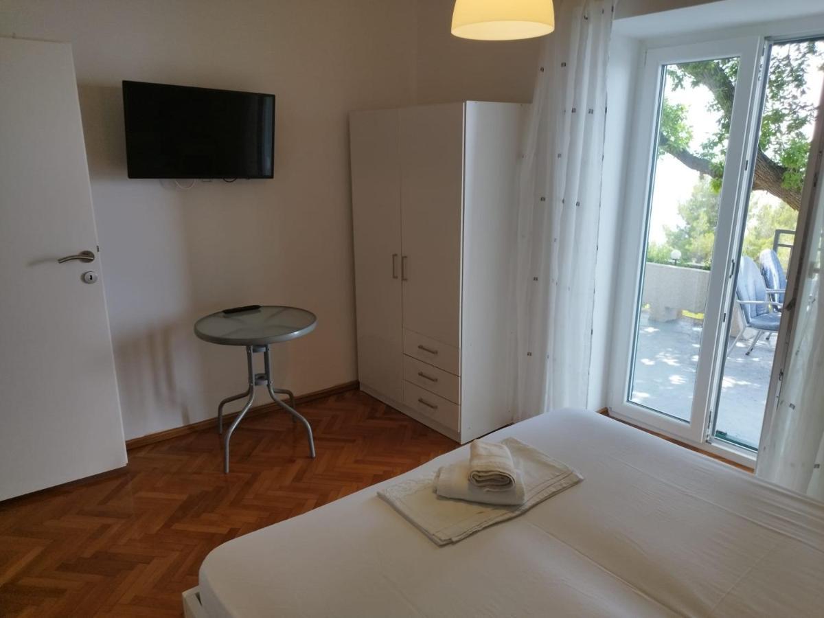 Apartments Mare - 150 M From Beach بريلا المظهر الخارجي الصورة