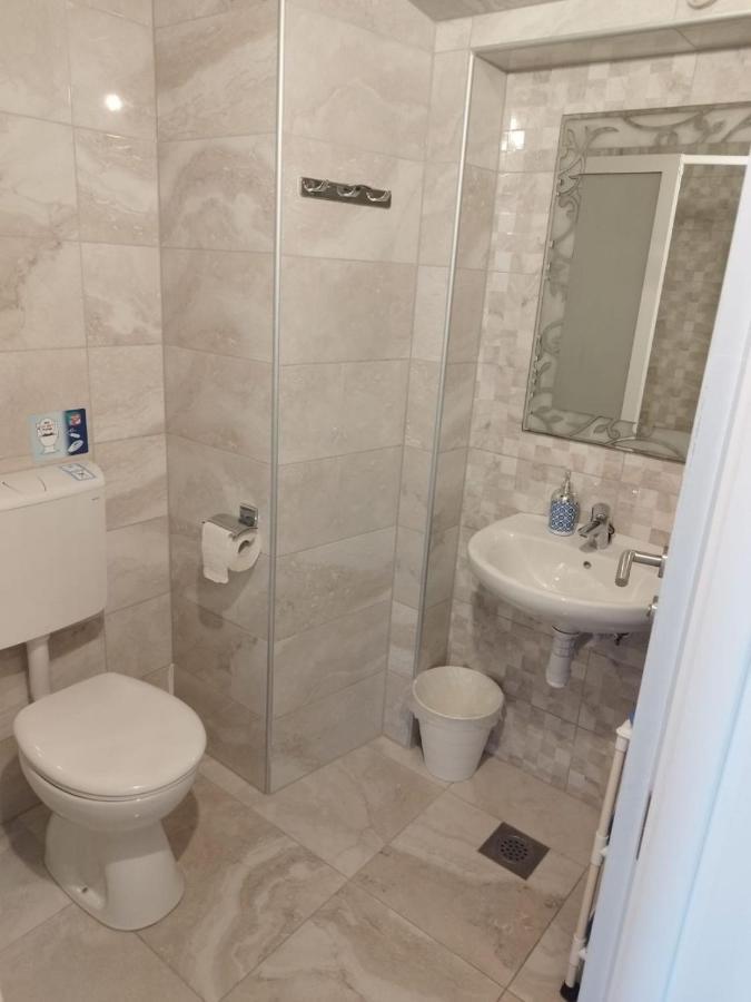 Apartments Mare - 150 M From Beach بريلا المظهر الخارجي الصورة