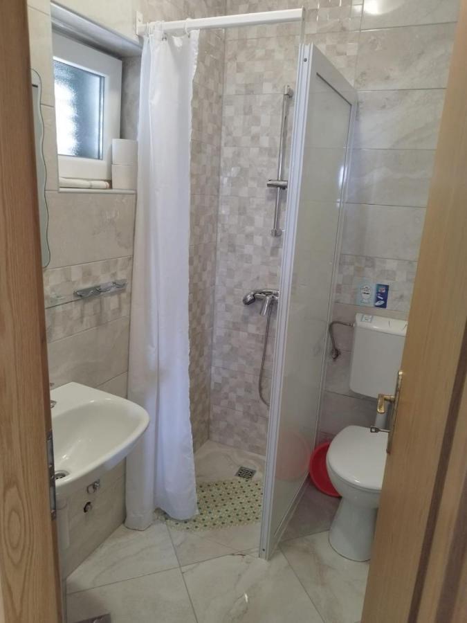 Apartments Mare - 150 M From Beach بريلا المظهر الخارجي الصورة