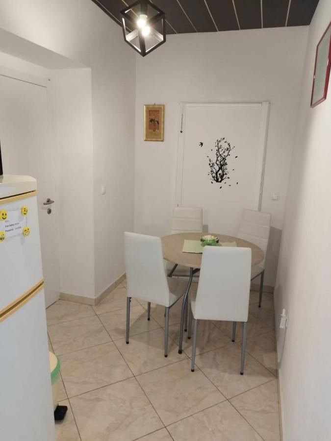 Apartments Mare - 150 M From Beach بريلا المظهر الخارجي الصورة