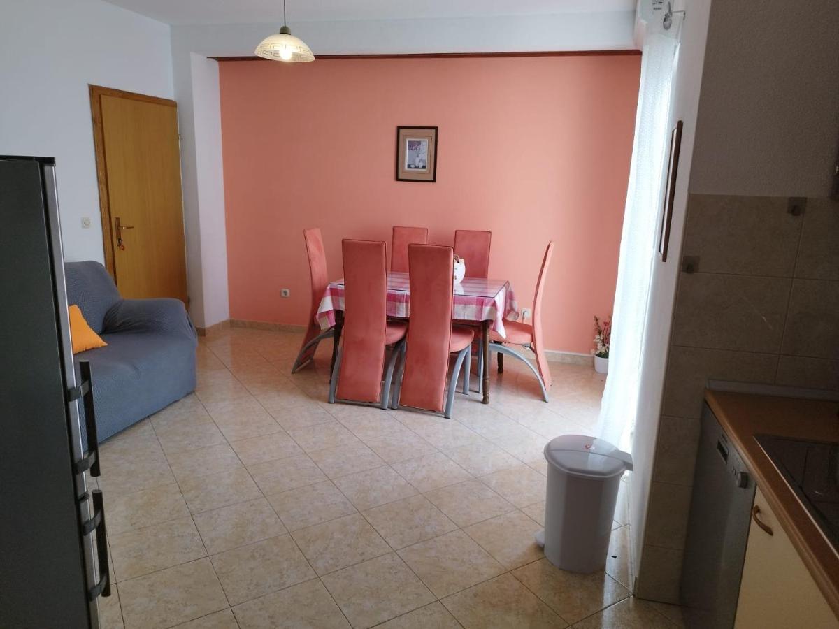 Apartments Mare - 150 M From Beach بريلا المظهر الخارجي الصورة
