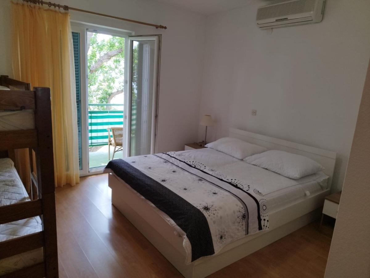 Apartments Mare - 150 M From Beach بريلا المظهر الخارجي الصورة