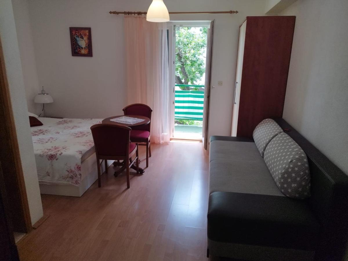 Apartments Mare - 150 M From Beach بريلا المظهر الخارجي الصورة