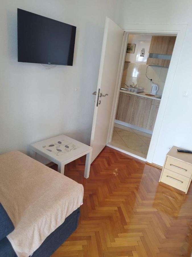 Apartments Mare - 150 M From Beach بريلا المظهر الخارجي الصورة