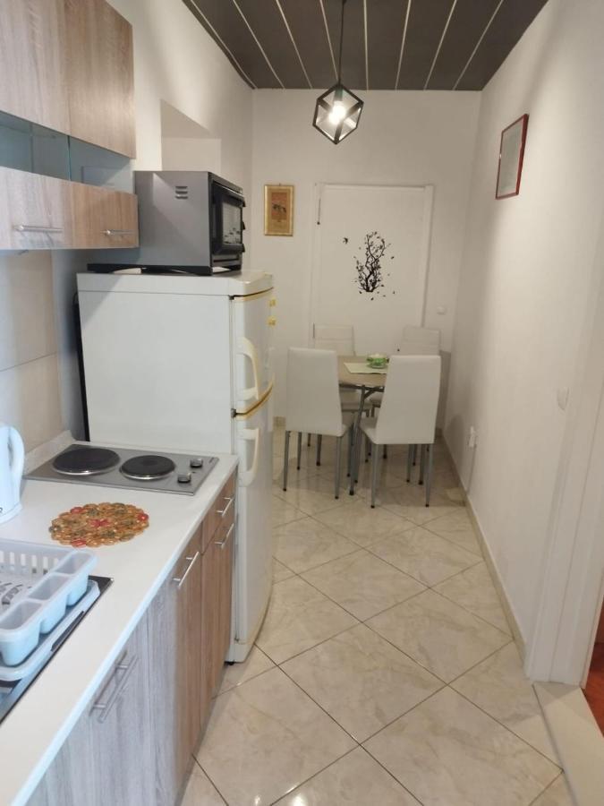 Apartments Mare - 150 M From Beach بريلا المظهر الخارجي الصورة
