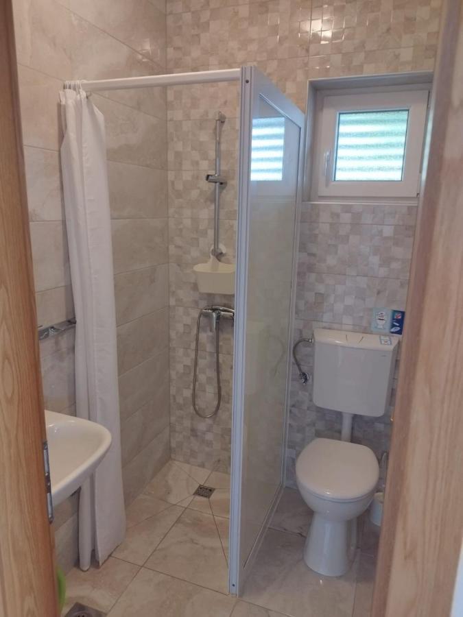 Apartments Mare - 150 M From Beach بريلا المظهر الخارجي الصورة